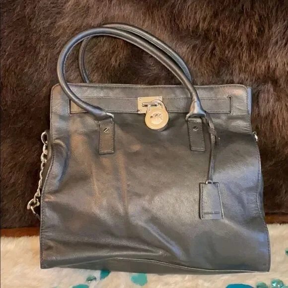 Michael Kors purse (3500) - Picture 1 of 9